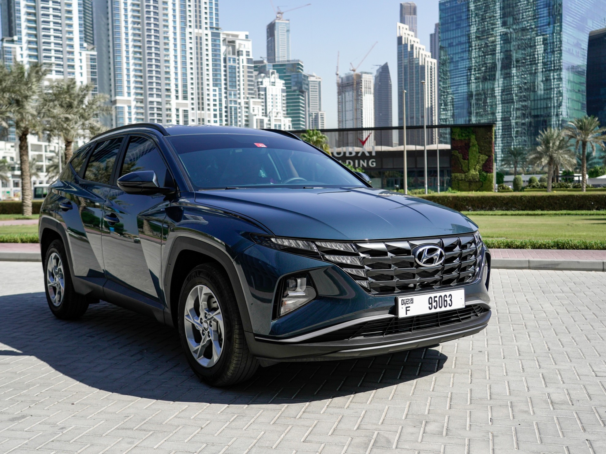 https://dev.quickdrive.ae/uploads/2022/10/22/Hyundai_Tucson_2023 (1).jpg